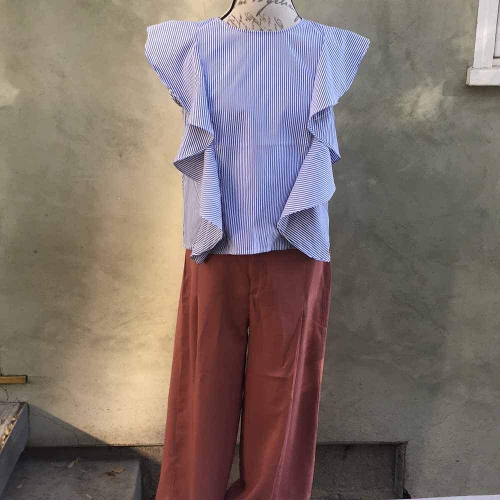 NYTT Ruffle Striped Tee. NWT